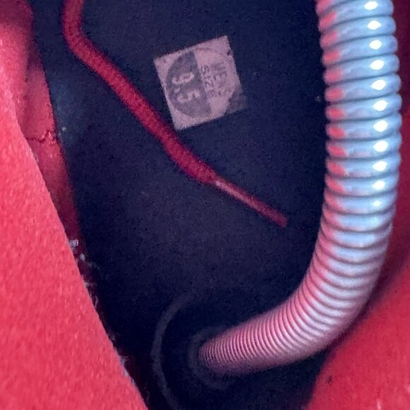 Size 9.5 - Nike Air Jordan 12‎ Retro Gym Red 130690-601 Mens Sneakers Shoes - Picture 3 of 15